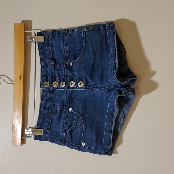 💰3/$20 - High waisted shorts - Picture 2 of 4